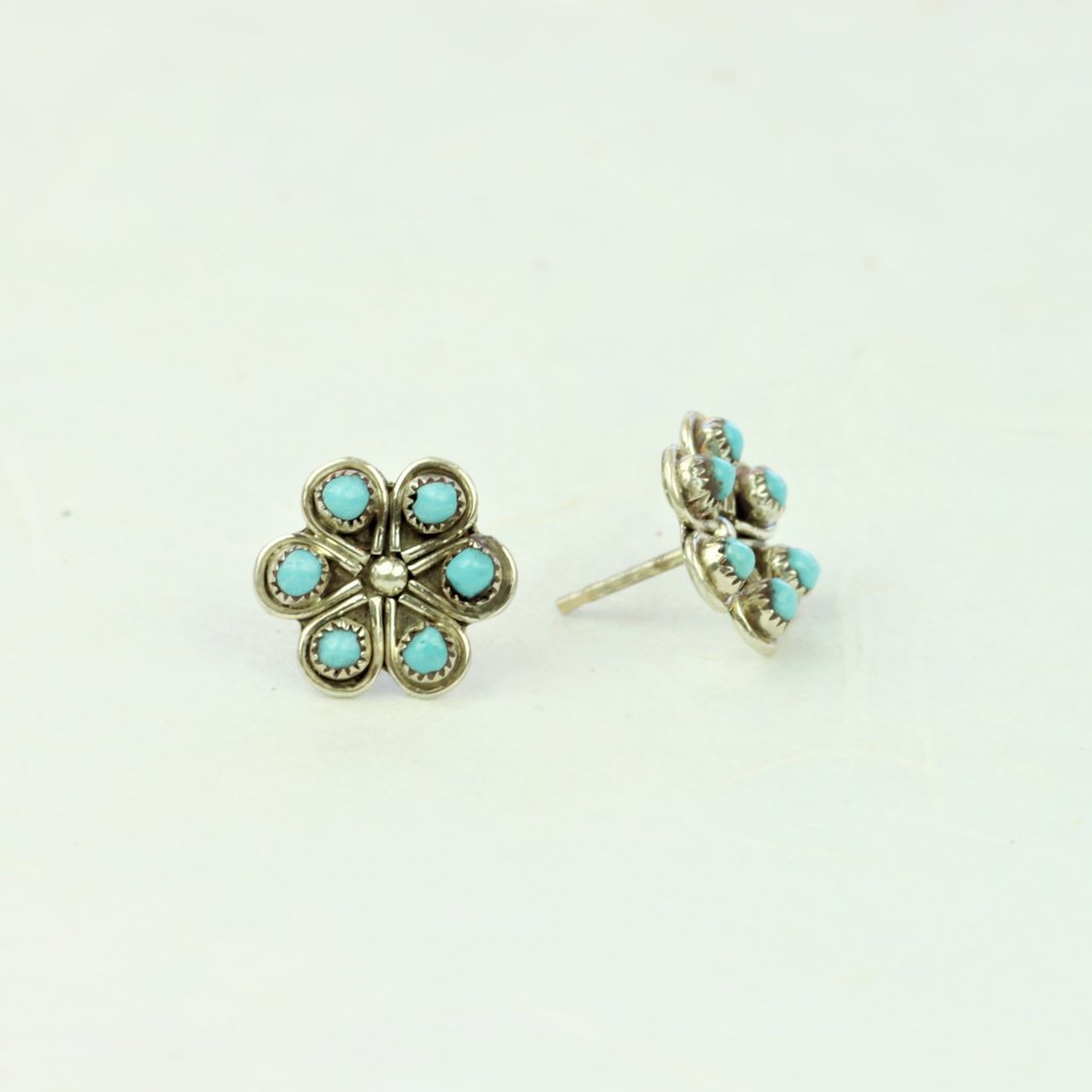 Turquoise Flower Earrings - Zuni Artist Made -Coco and Duckie 