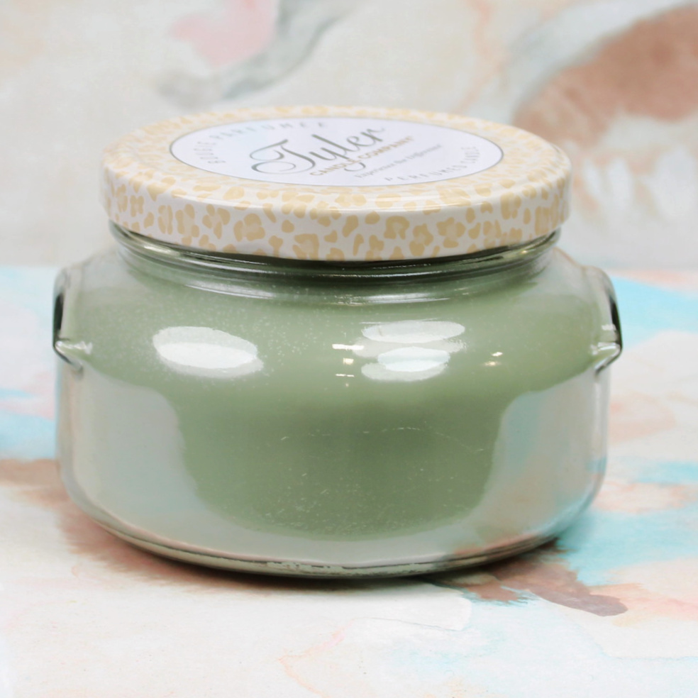 22-oz-hippie-chick-candle