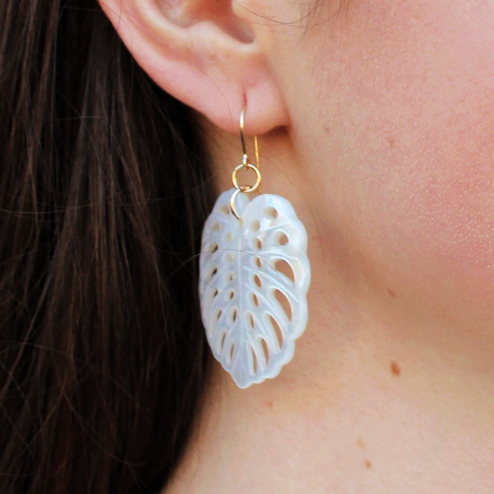 kaliko-pearl-monstera-earrings