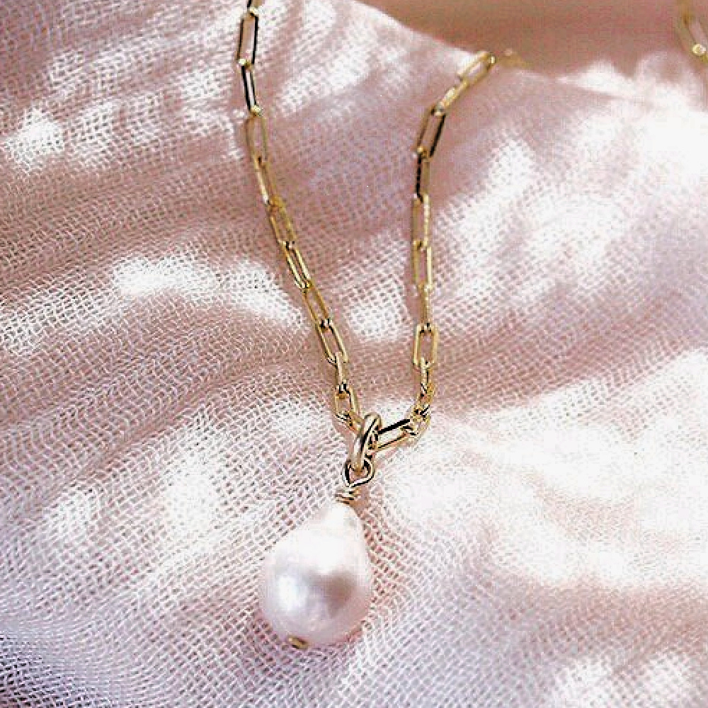 dainty-baroque-pearl-necklace
