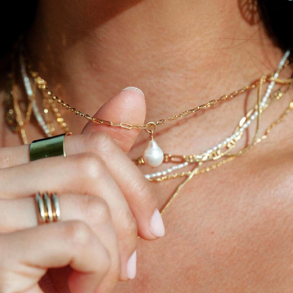 dainty-baroque-pearl-necklace