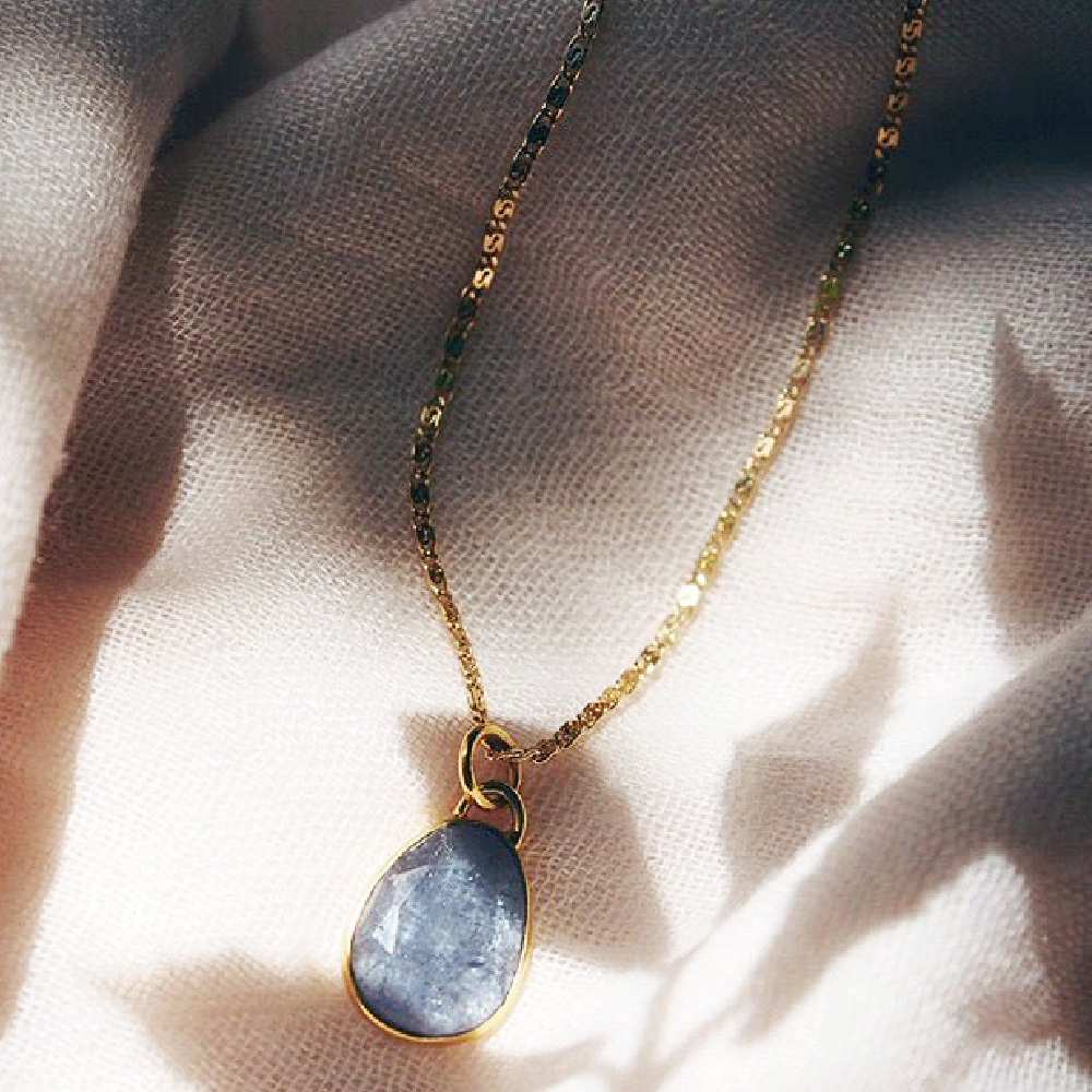 makaalohi-tanzanite-pendant-necklace