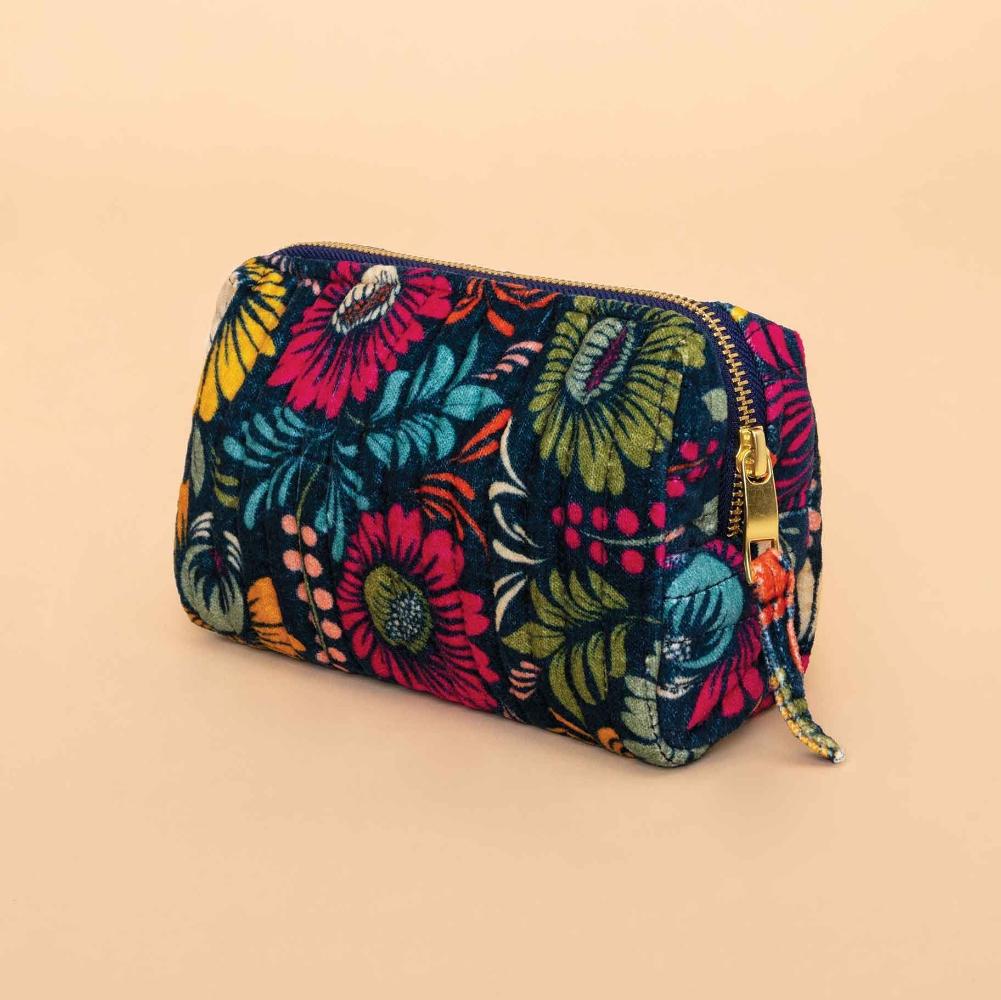 Vintage-Floral-Quilted-Vanity-Bag