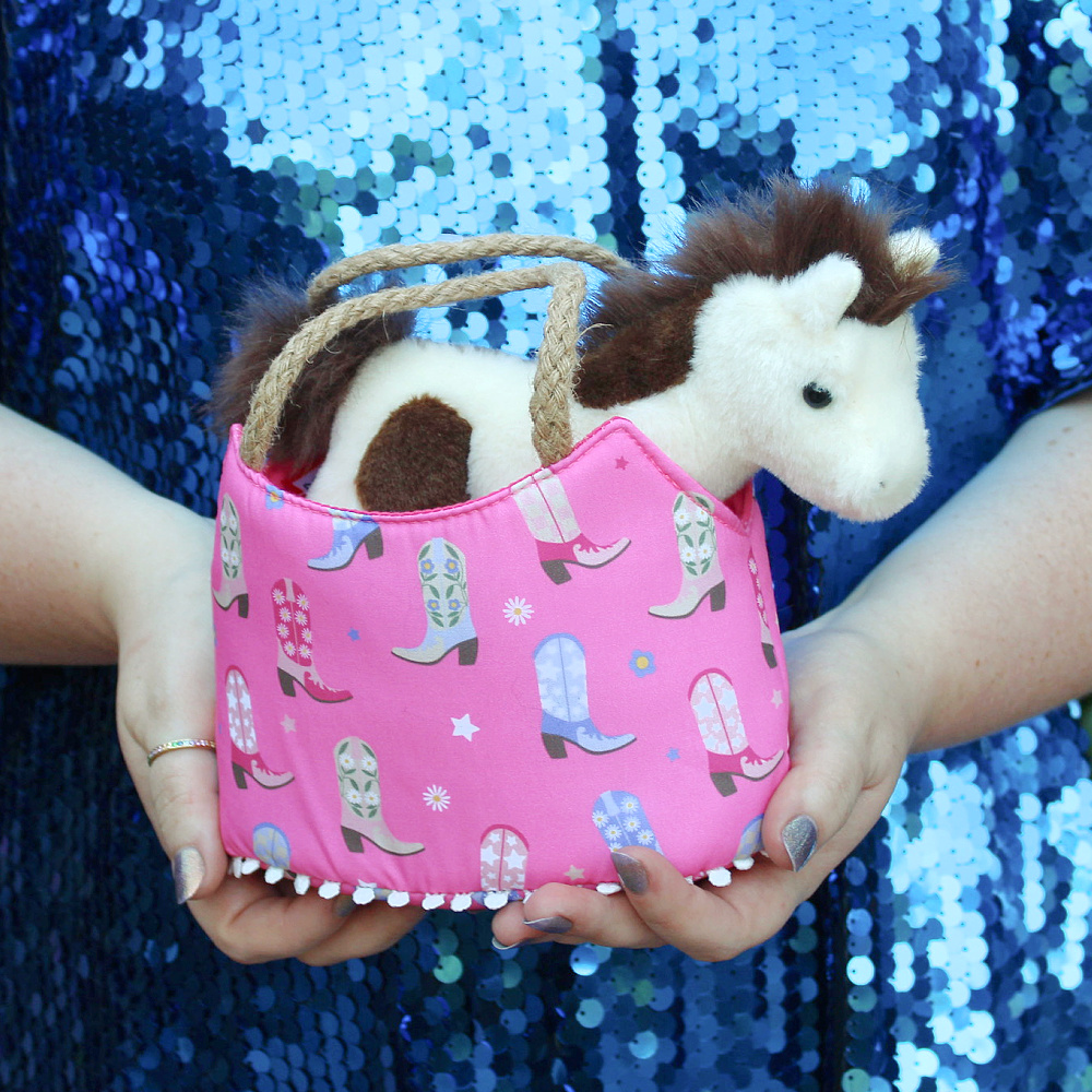 cowgirl-boots-sassy-sak-with-horse