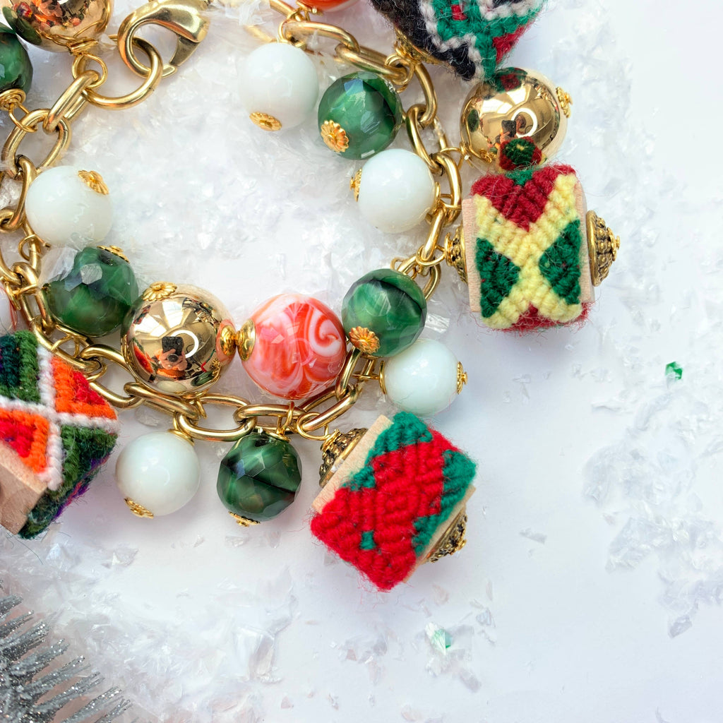 family-friends-holiday-charm-bracelet