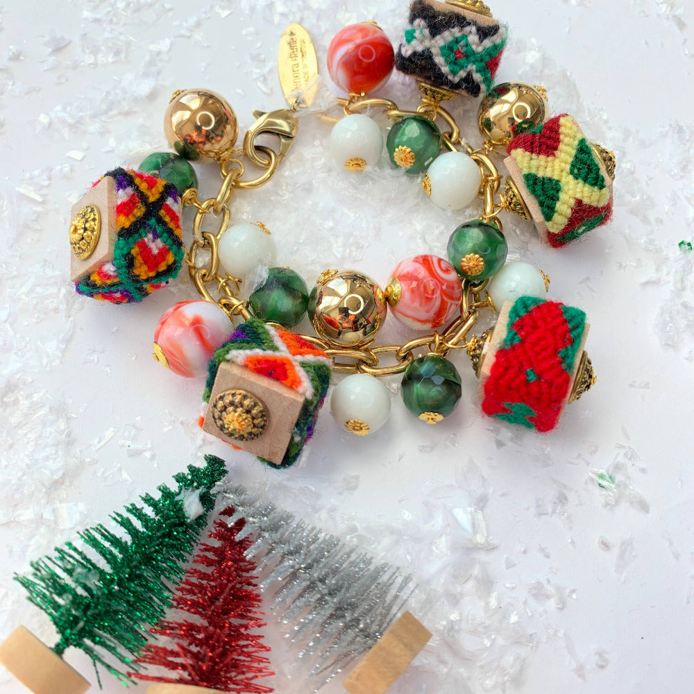 family-friends-holiday-charm-bracelet