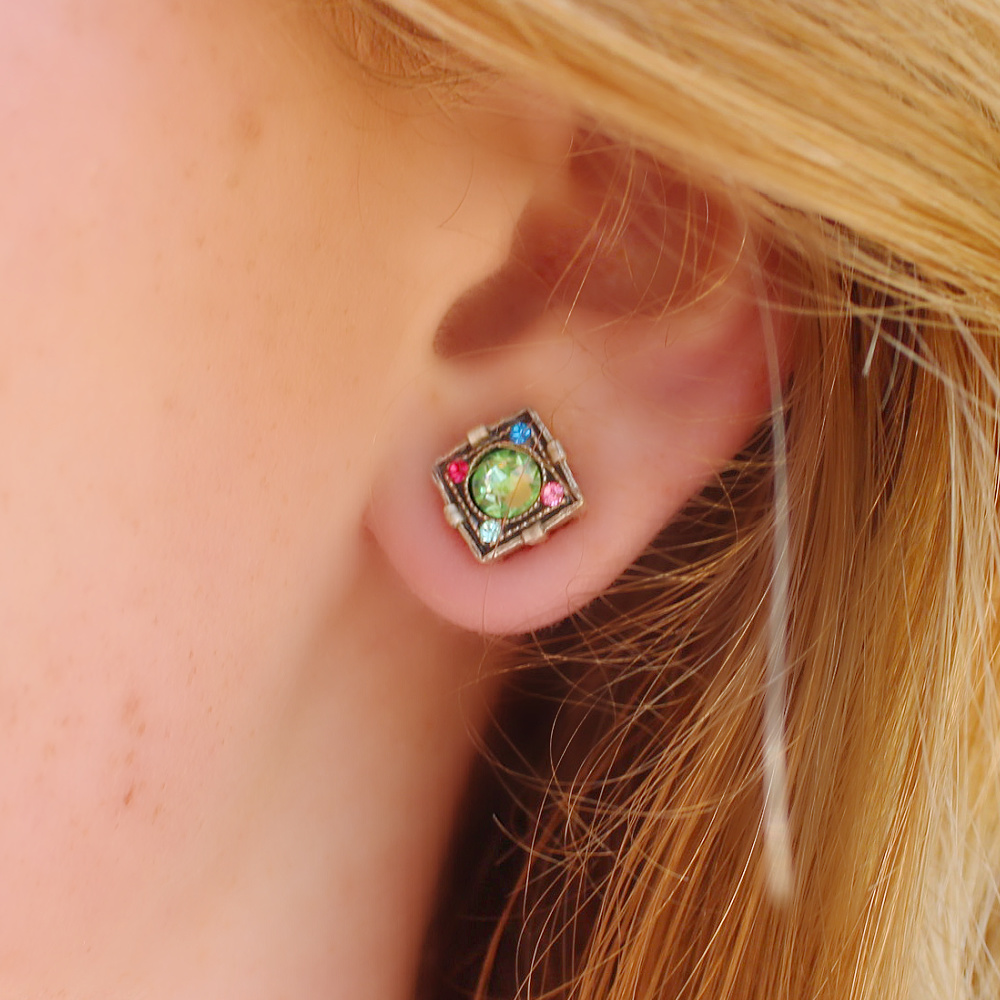 janya-rhombus-stud-earrings