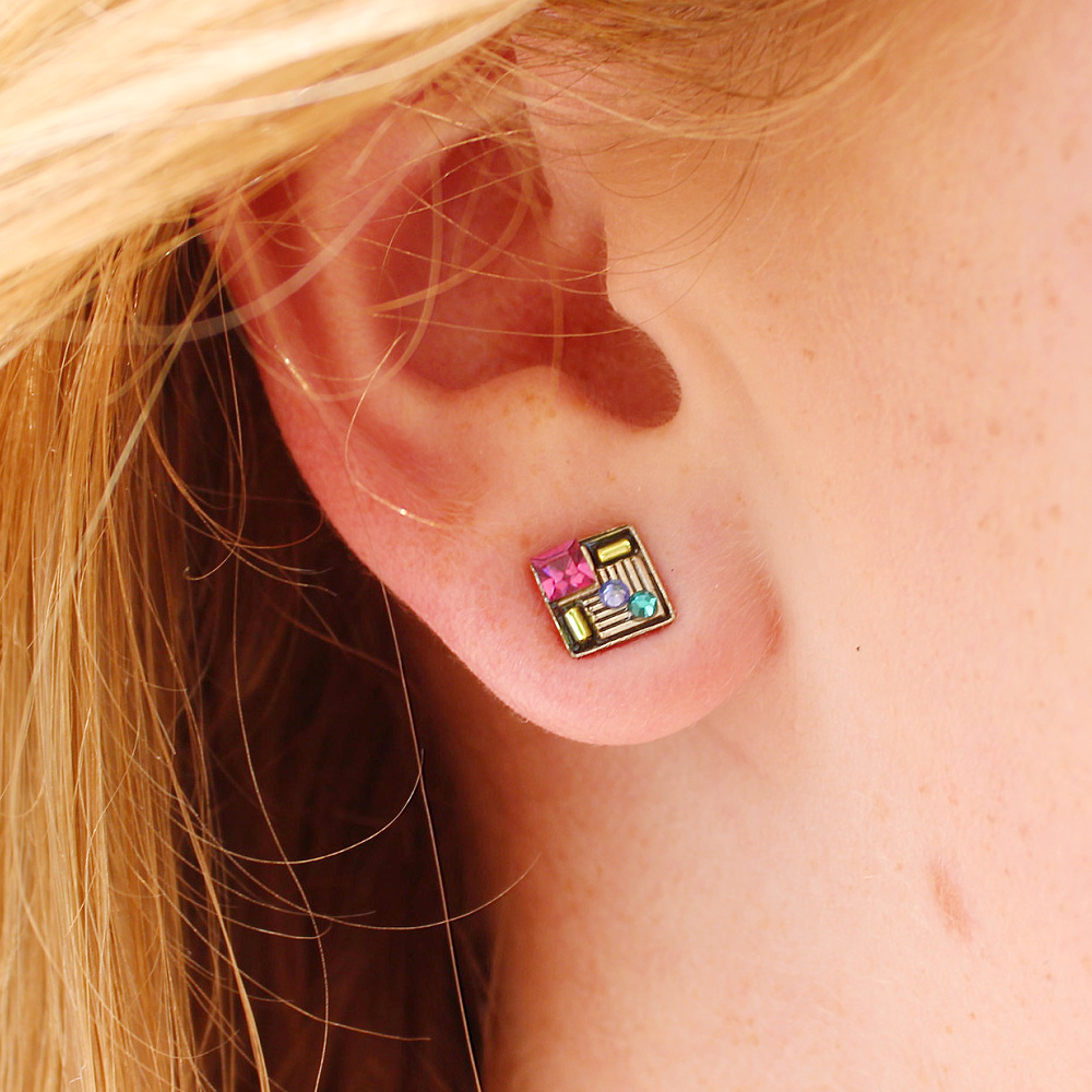 mei-rhombus-stud-earrings
