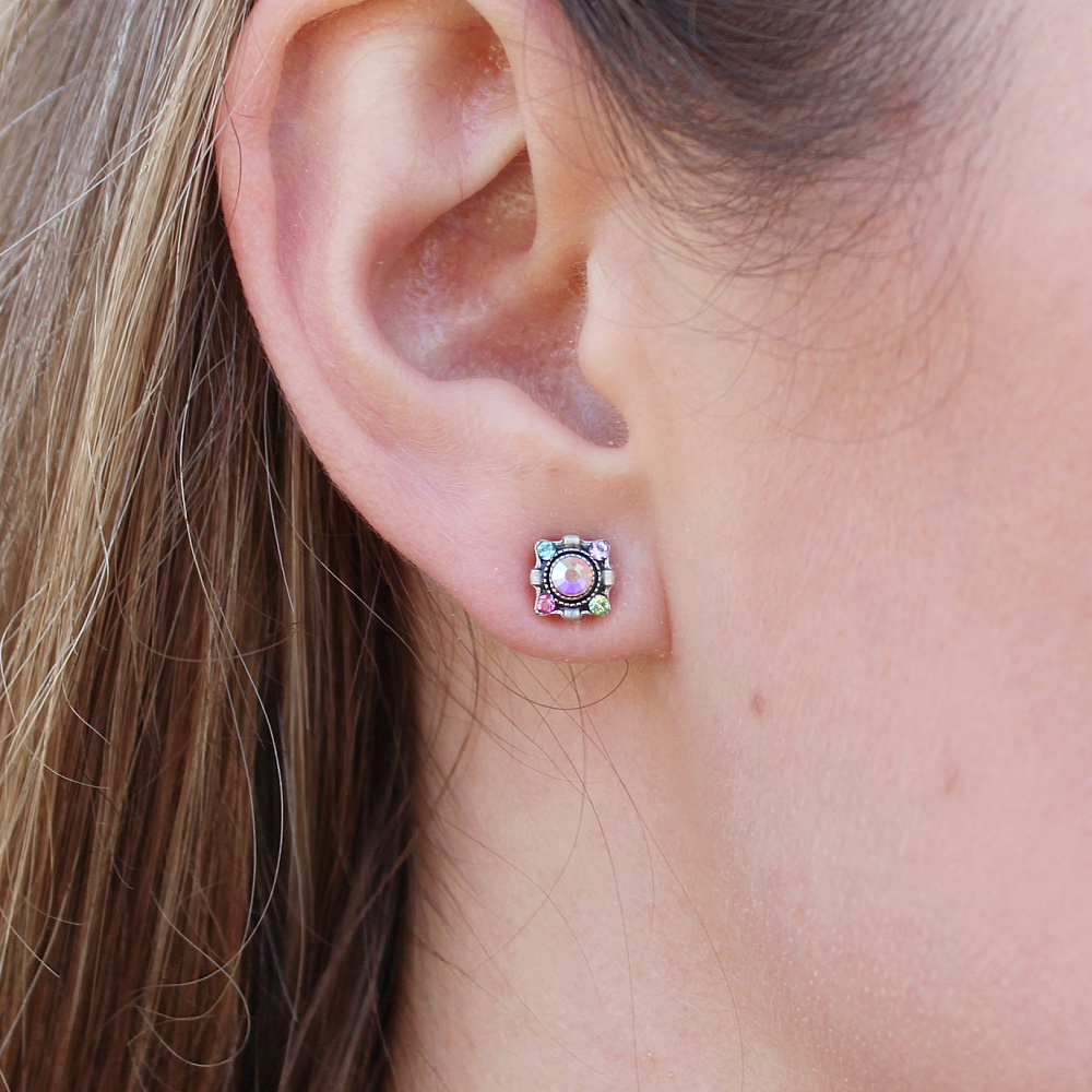 soft-dulce-stud-earrings