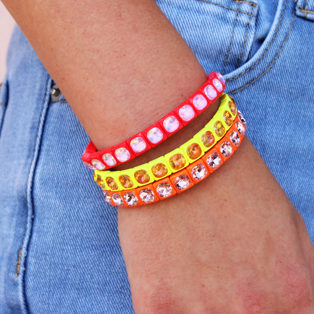 zoe-enamel-stretch-bracelet