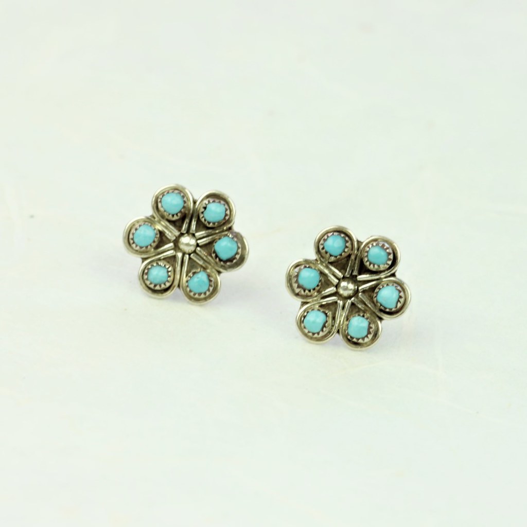 Turquoise Flower Earrings - Zuni Artist Made - Coco and Duckie 